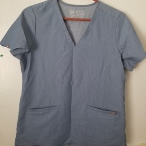 Figs 3 pocket scrub top